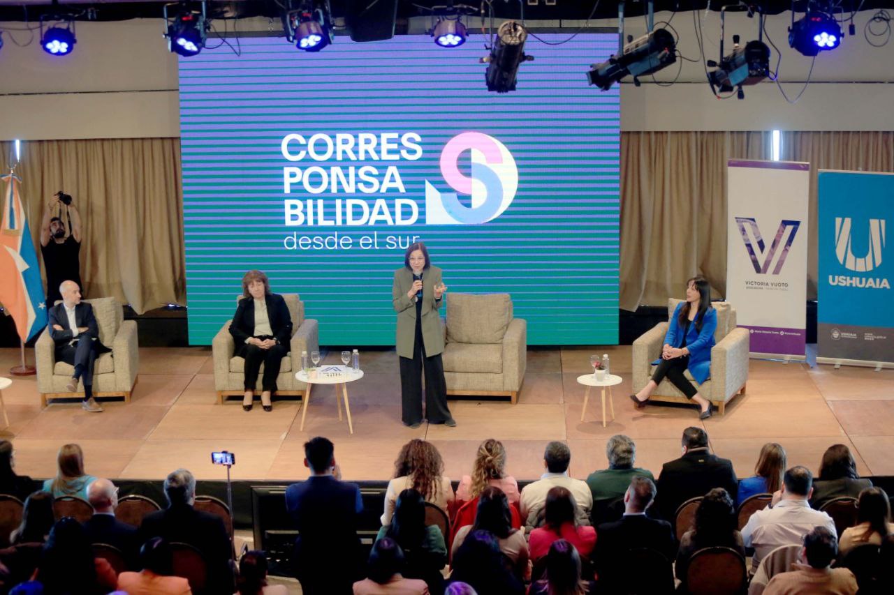 USHUAIA REAFIRMÓ SU COMPROMISO CON LAS POLÍTICAS DE CUIDADO TRAS LA JORNADA SOBRE INFANCIAS Y ADOLESCENCIAS