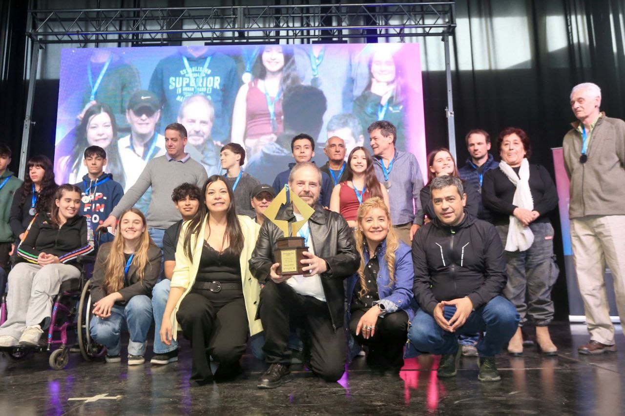 EL IMD CELEBRÓ LA SEGUNDA EDICIÓN DE LOS PREMIOS OLIVIA DONDE VICTOR BIBÉ SE QUEDÓ CON EL ORO Y CATALINA CAPPELLO CON EL PLATINO