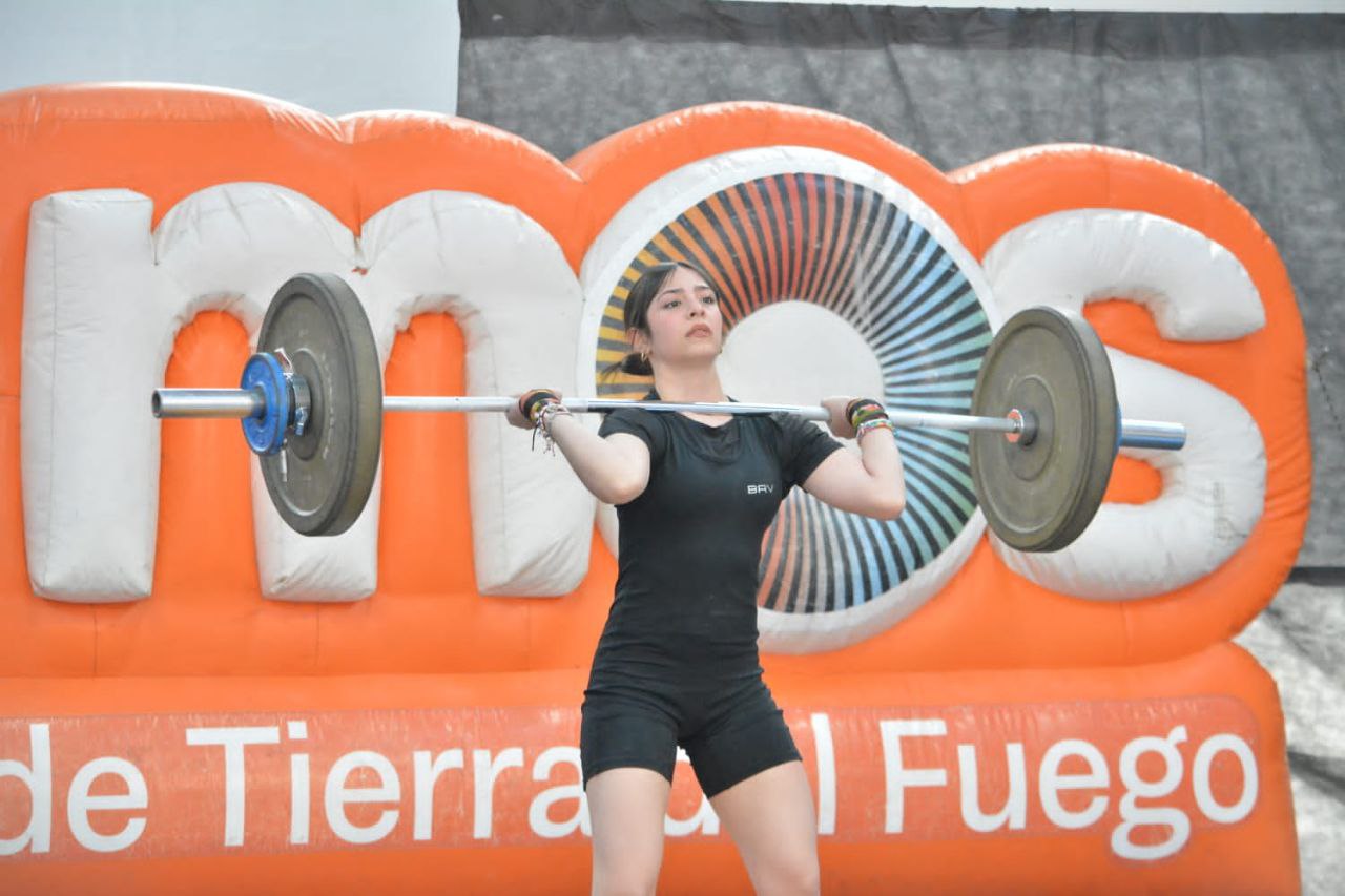 DELEGACIÓN DE LEVANTAMIENTO DE PESAS DE TIERRA DEL FUEGO VIAJA AL CAMPEONATO NACIONAL