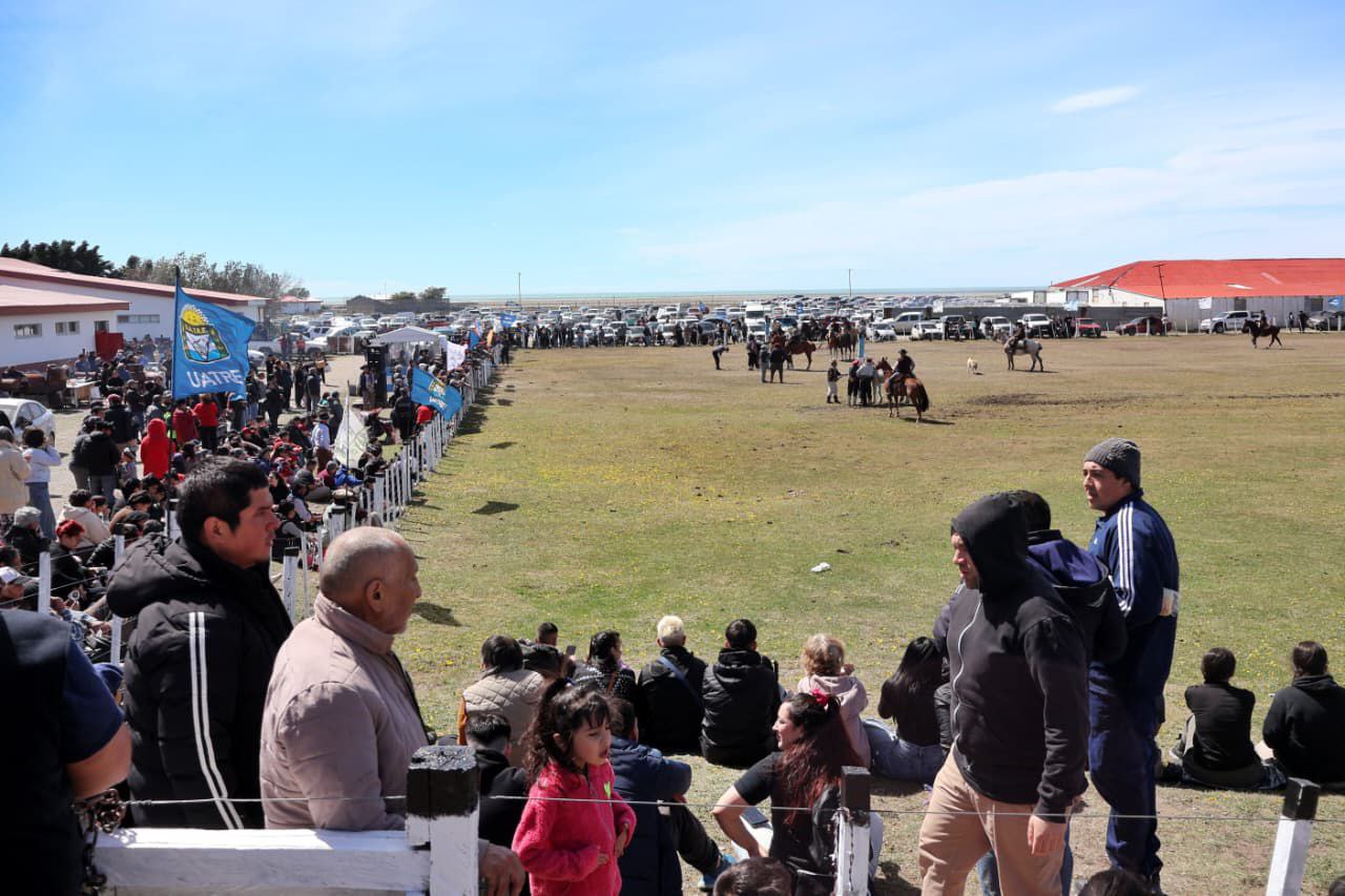 De esta manera, el Municipio de Río Grande reafirma su compromiso con el fortalecimiento del sector productivo local y con el impulso de políticas públicas que promuevan la soberanía alimentaria, el desarrollo sostenible y el orgullo por la producción fueguina.