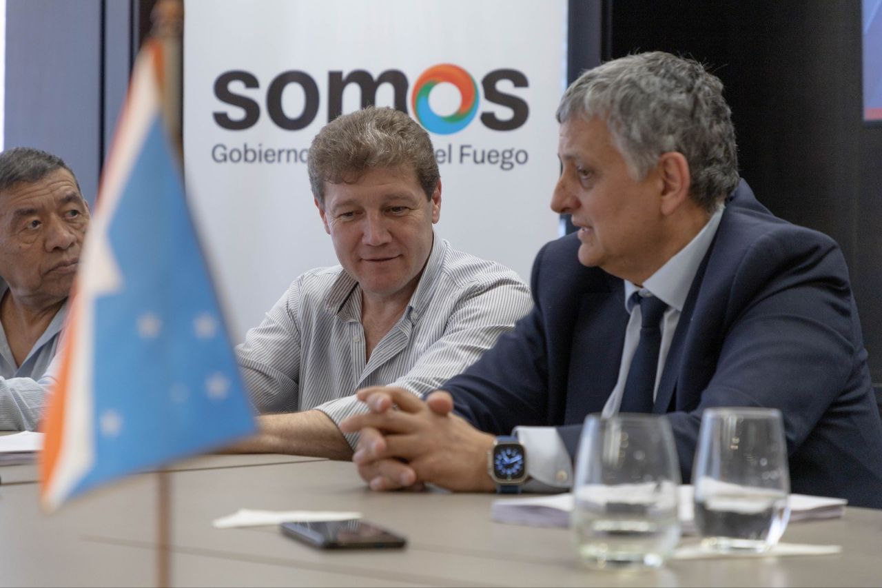 “EL ACUERDO CON YPF ES UN PASO FUNDAMENTAL PARA LA SOBERANÍA ENERGÉTICA Y EL DESARROLLO PROVINCIAL”