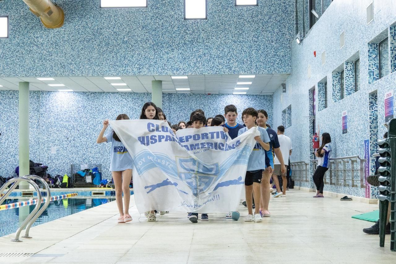 EL TORNEO “ANIVERSARIO DE USHUAIA” REUNIÓ A MÁS DE 150 JÓVENES NADADORES EN EL POLO DEPORTIVO HÉROES DE MALVINAS