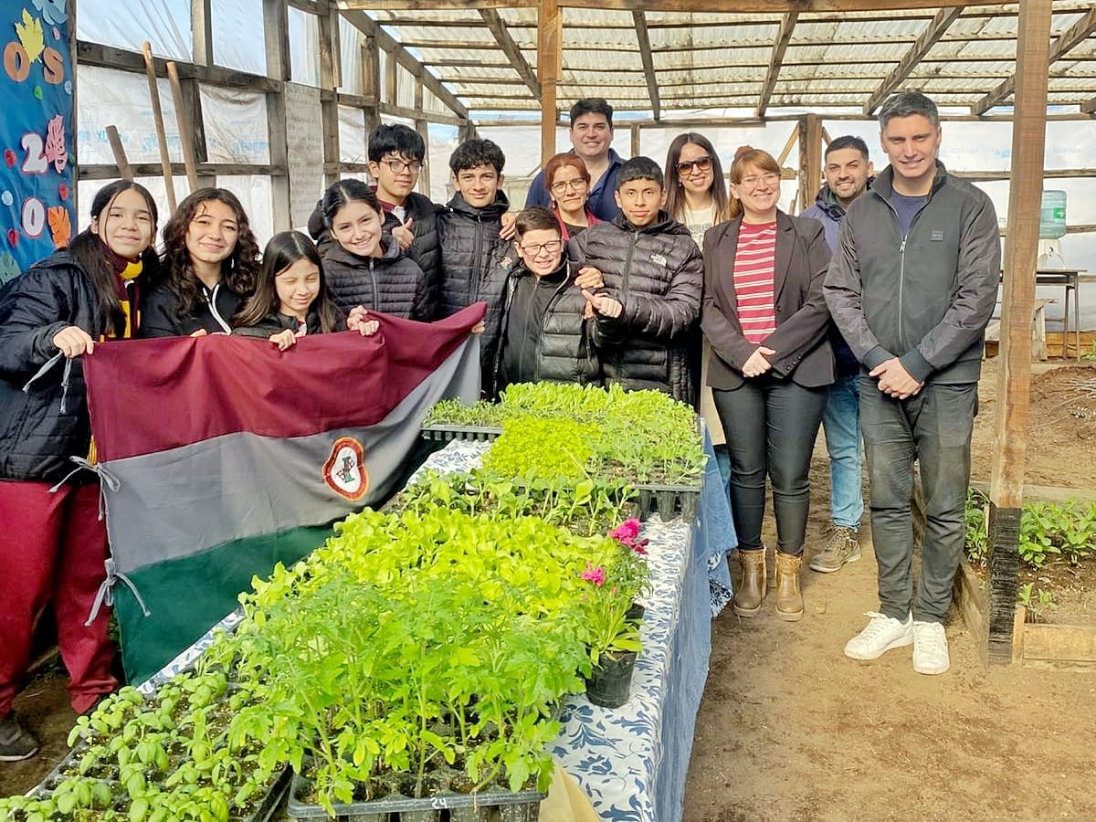 EL MUNICIPIO ACOMPAÑA A LAS ESCUELAS EN PROYECTOS DE HUERTA Y SOBERANÍA ALIMENTARIA