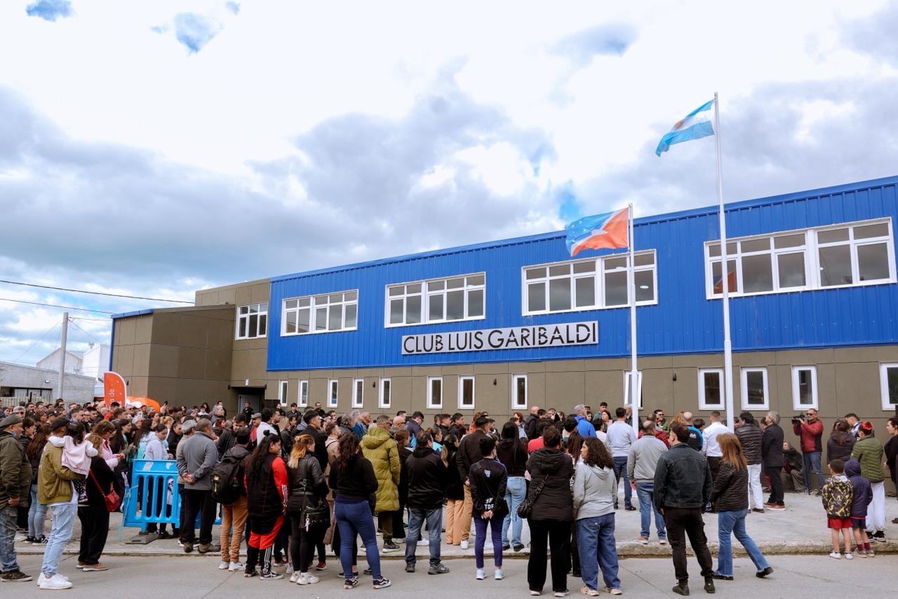 QUEDÓ INAUGURADO EN RÍO GRANDE EL NUEVO GIMNASIO DEL CLUB GARIBALDI