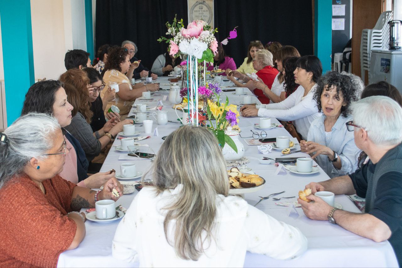 EL TALLER MUNICIPAL DE INGLÉS CERRÓ EL AÑO CON UNA MERIENDA DE INTEGRACIÓN