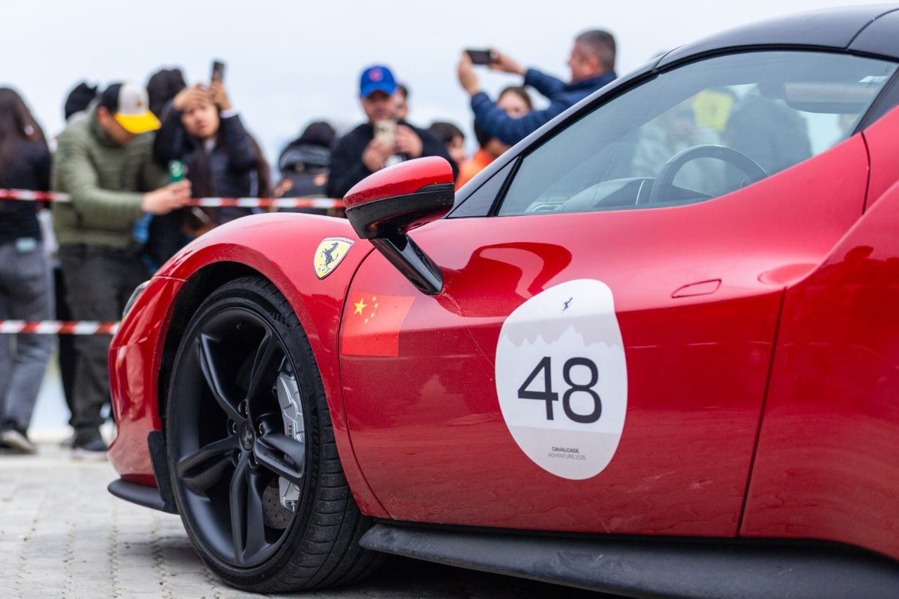 USHUAIA VIVIÓ UNA VERDADERA FIESTA A CIELO ABIERTO CON LA EXHIBICIÓN DE FERRARI DE LA CAVALCADE