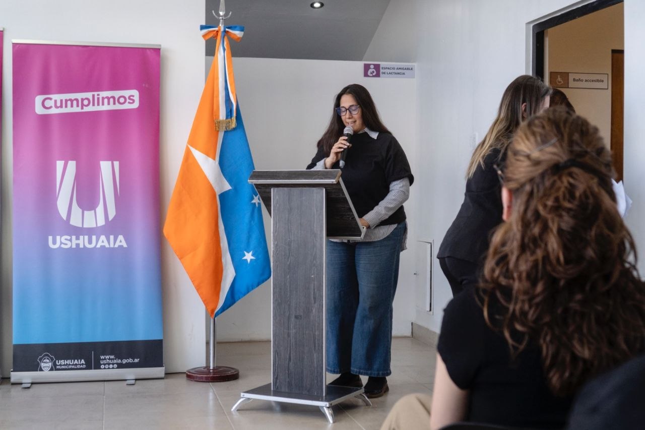 “MUJERES EN MARCHA”: MÁS DE 50 MUJERES RECIBIERON SUS CERTIFICADOS EN OFICIOS NO TRADICIONALES