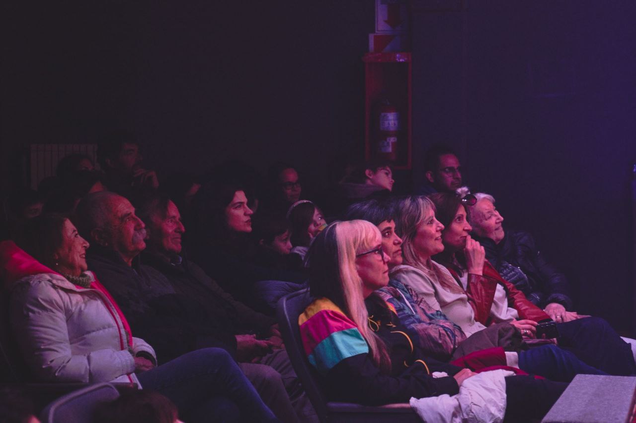LA OBRA TEATRAL “LA ESPUMA DEL MAR EN LA ISLA DEL SILENCIO” PRESENTARÁ SUS ÚLTIMAS FUNCIONES EN EL CENTRO CULTURAL ESTHER FADUL