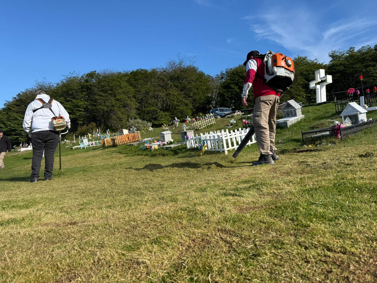 EL ÁREA DE MEDIO AMBIENTE DEL MUNICIPIO DE USHUAIA CONTINÚA CON LA PUESTA EN VALOR DE ESPACIOS VERDES Y COMUNITARIOS