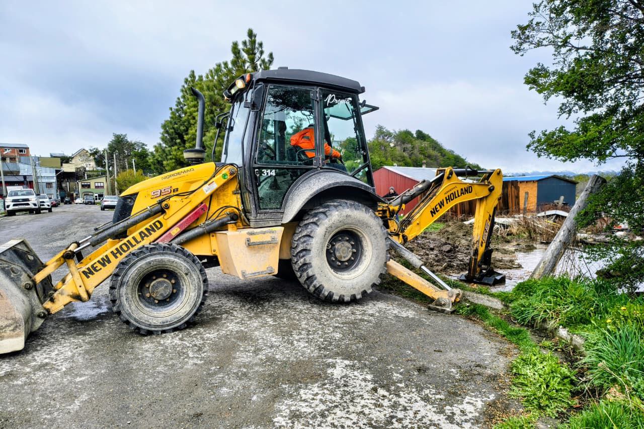 LA MUNICIPALIDAD DE USHUAIA INTENSIFICA LAS TAREAS DE MITIGACIÓN TRAS EL TEMPORAL DE LLUVIAS