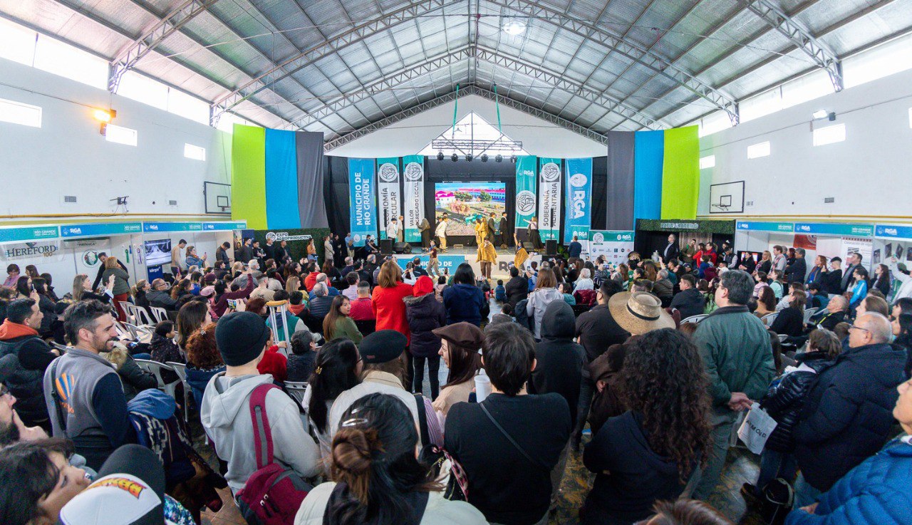 DISFRUTÁ LOS ESPECTÁCULOS ARTÍSTICOS DE LA EXPO AGROPRODUCTIVA