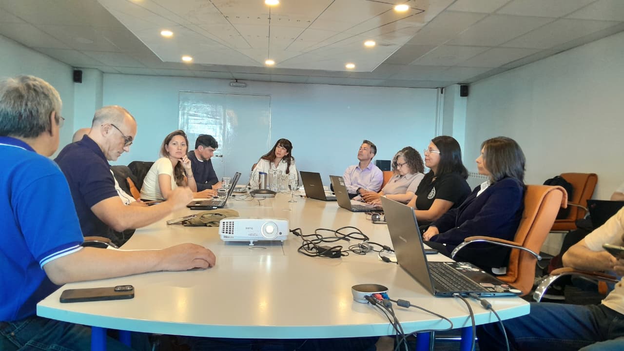 EN LA ÚLTIMA REUNIÓN DE LA CAAE LA PROVINCIA BRINDÓ FUERTE APOYO AL SECTOR INDUSTRIAL QUE ATRAVIESA CRÍTICA SITUACIÓN