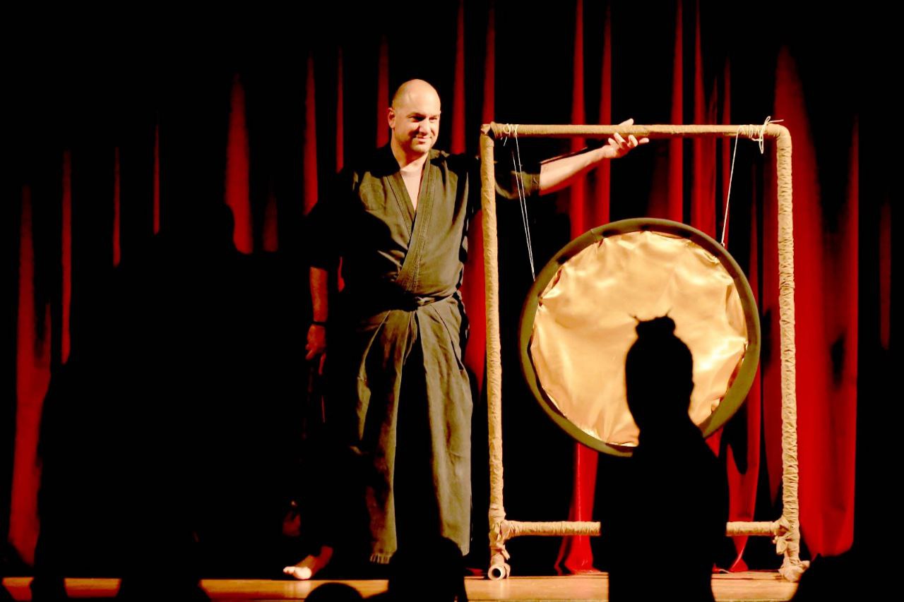 LA ESCUELA MUNICIPAL DE ACROTELA PRESENTÓ LA MUESTRA ANUAL EN LA SALA NINÍ MARSHALL