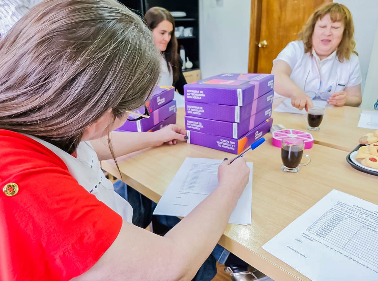 ESCUELAS ALFA DE LA PROVINCIA RECIBIERON TABLETS EN EL MARCO DE LA UNIDAD DE ALFABETIZACIÓN NACIONAL