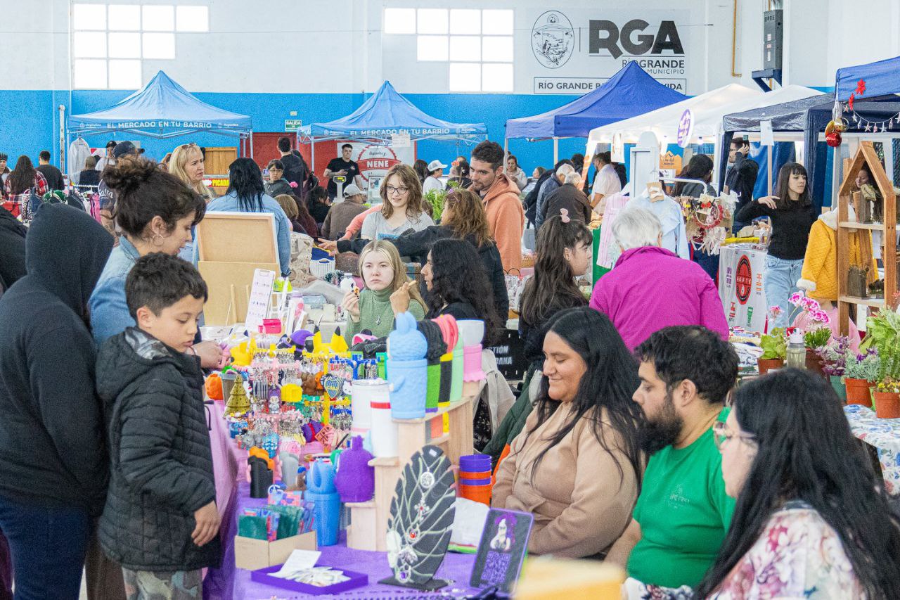 ÚLTIMO DÍA PARA RECORRER EL MERCADO NAVIDEÑO