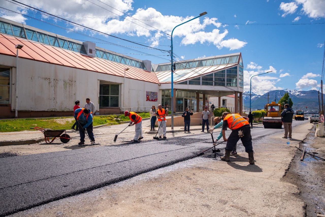 LA MUNICIPALIDAD REALIZÓ TRABAJOS DE REPAVIMENTACIÓN EN LA CALLE 12 DE OCTUBRE