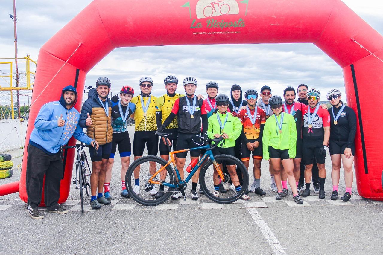 TOLHUIN FUE ESCENARIO DE UNA EXITOSA JORNADA DE CICLISMO DE RUTA DE CARA A LOS JUEGOS BINACIONALES DE LA ARAUCANÍA