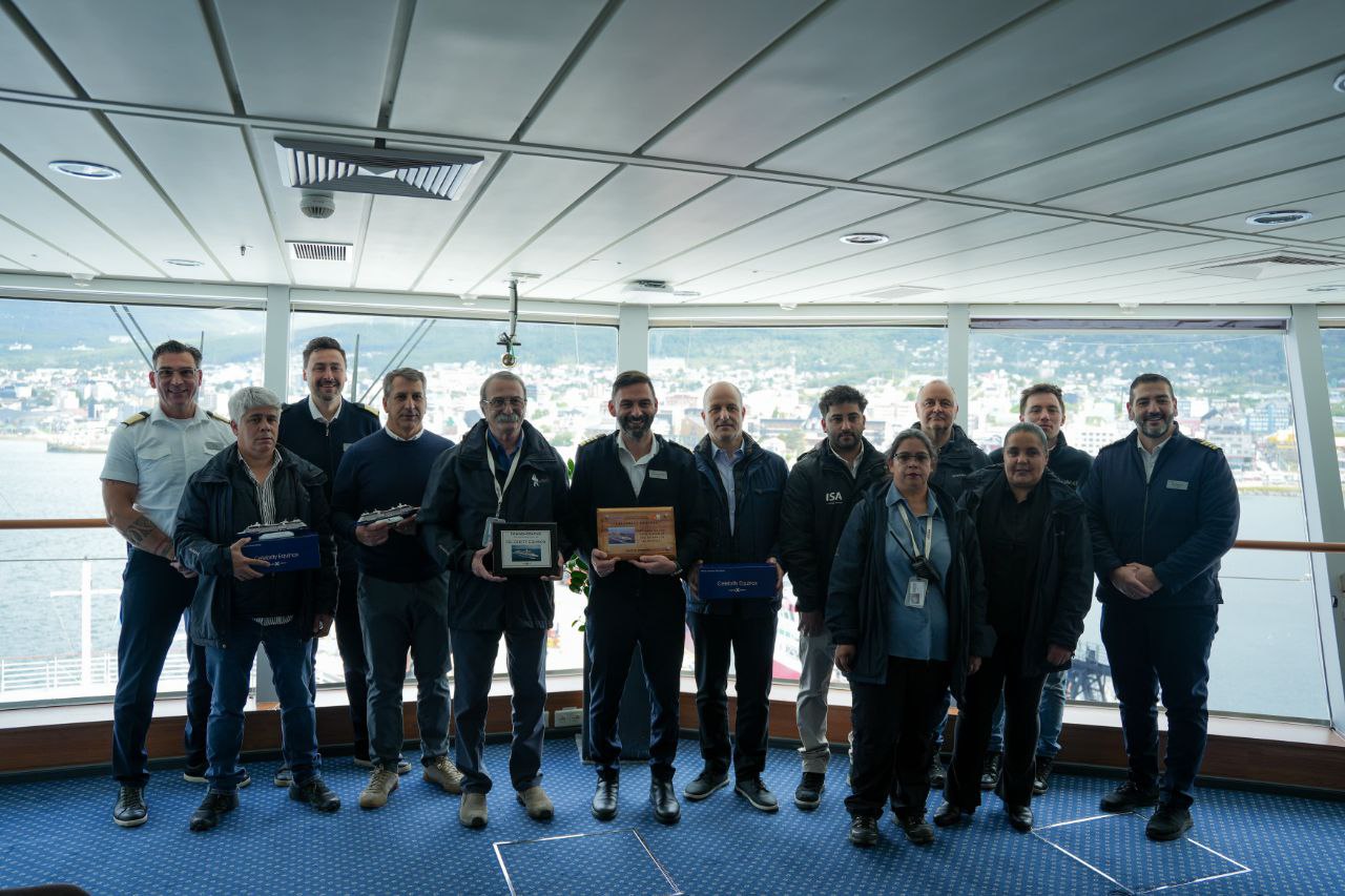 SEMANA HISTÓRICA DE CRUCEROS CON LA LLEGADA INAUGURAL DEL CELEBRITY EQUINOX Y UN MOVIMIENTO RÉCORD DE PASAJEROS