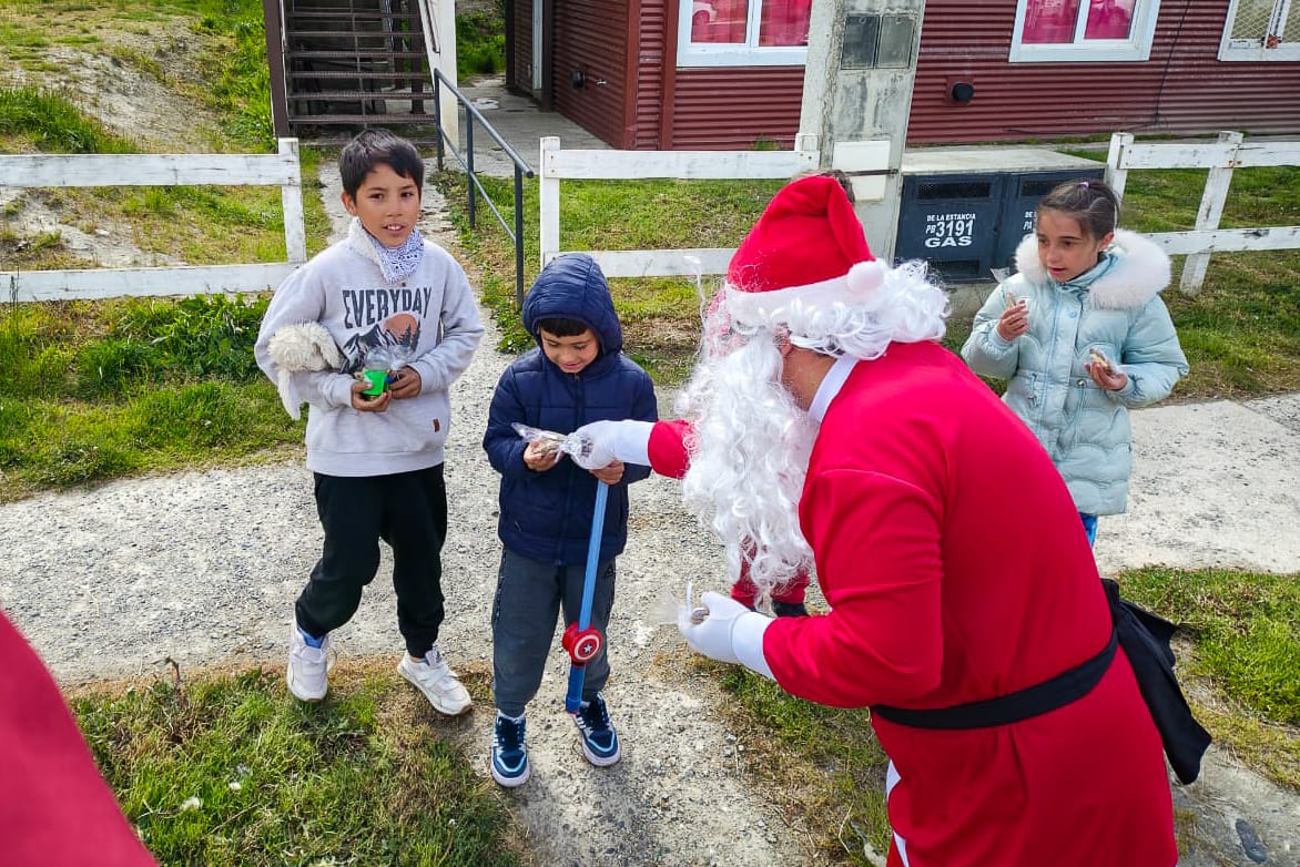 TIERRA DEL FUEGO CELEBRA LAS FIESTAS CON UN RECORRIDO ESPECIAL DE PAPÁ NOEL EN TODA LA PROVINCIA